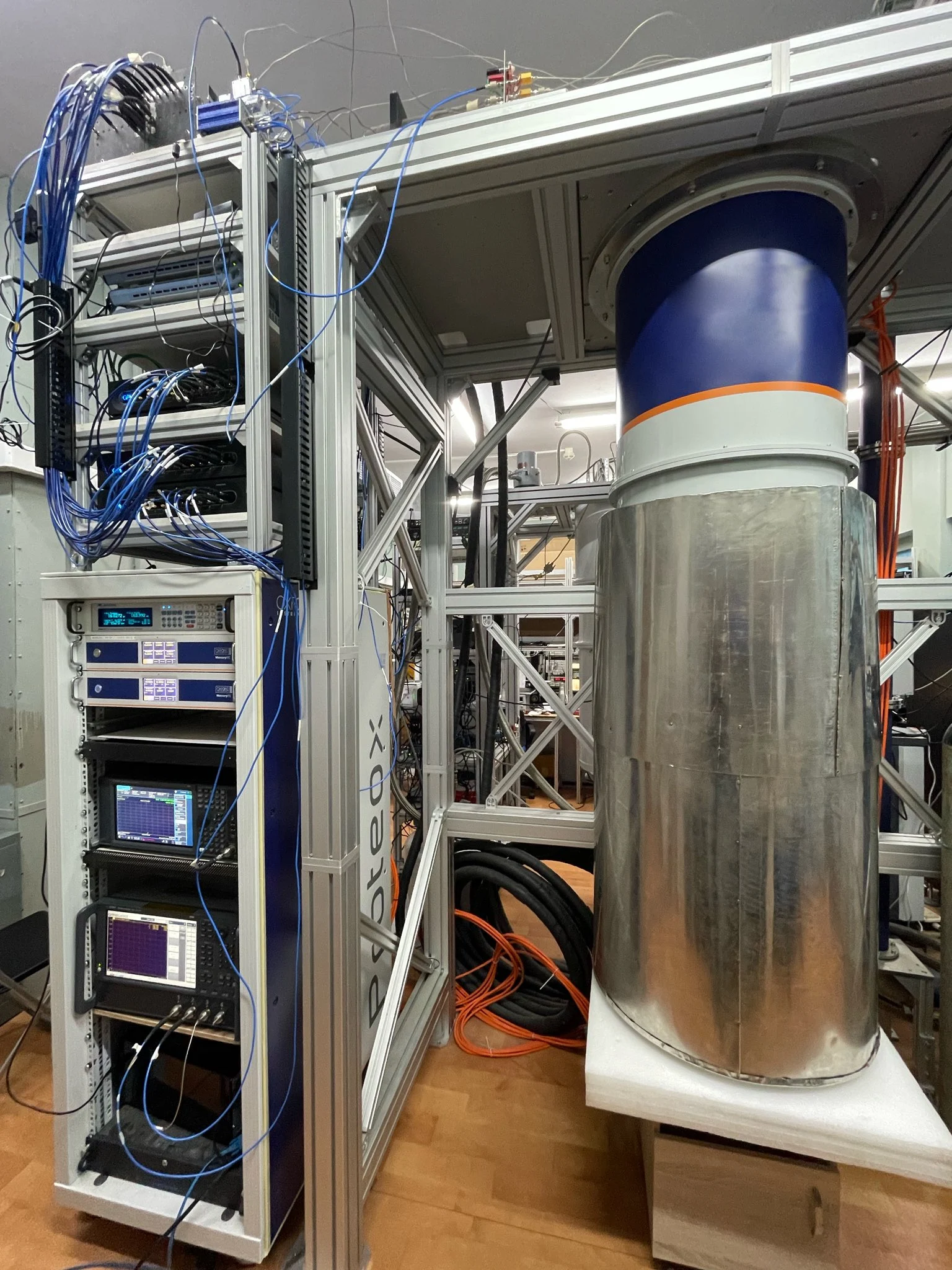 6 qubit Quantum processor based on superconducting circuit technology