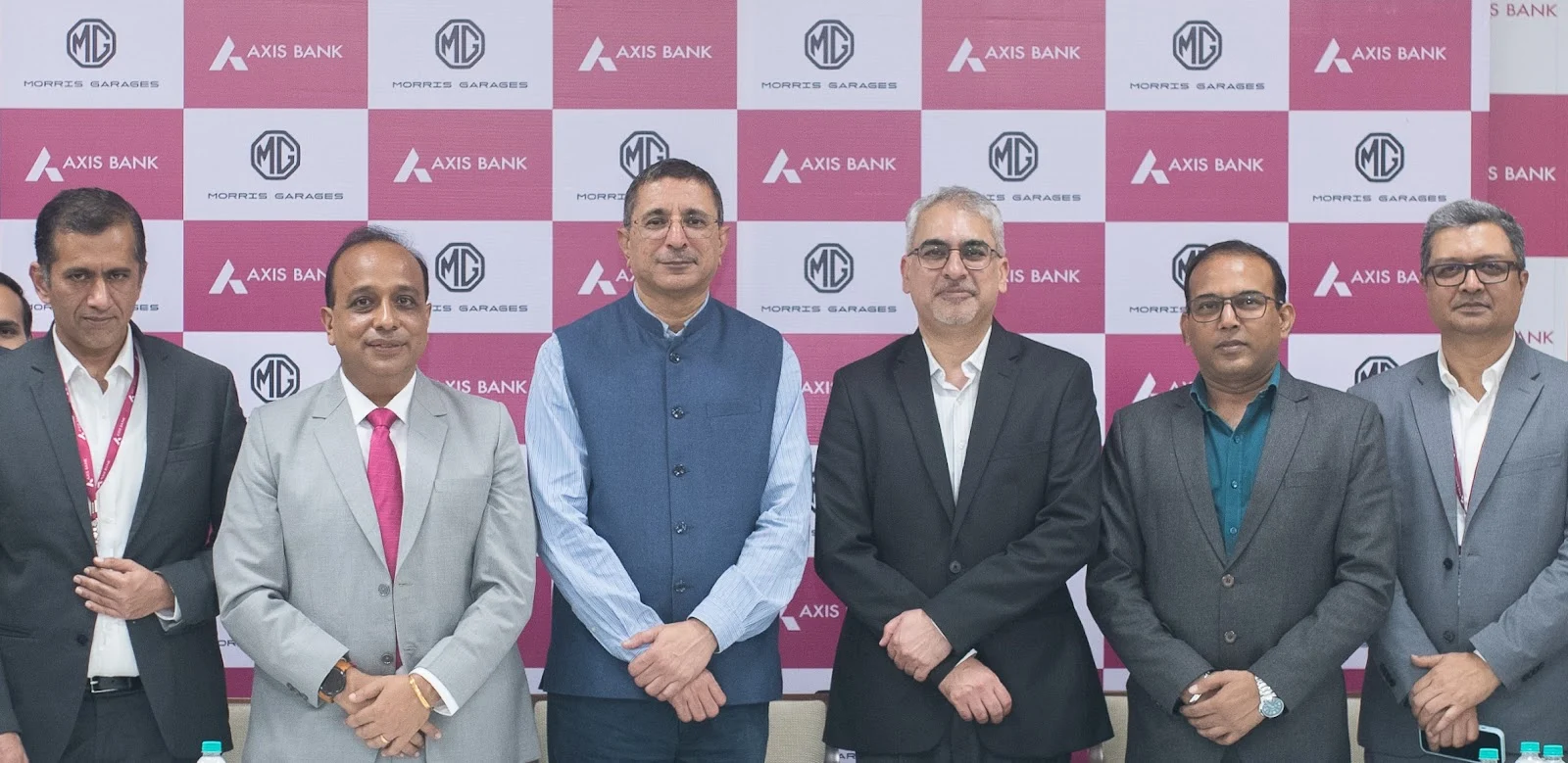 Axis Bank Partners with JSW MG Motor on Innovative Dual Loan Scheme Anchored in Battery‑as‑a‑Service Model