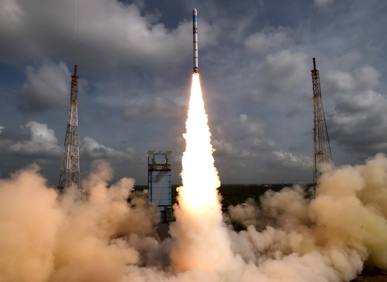 HAL Secures ISRO’s SSLV Tech in Major Space Sector Shake-Up